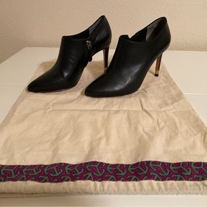 Authentic Tory Burch ankle boots in great condition
